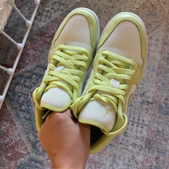 Nike Air Jordan 1 - Picture 4 of 10